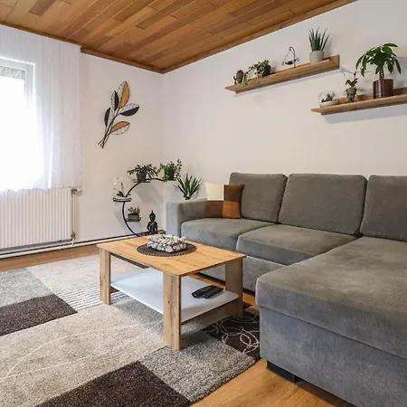 Ruhige Apartment Loich